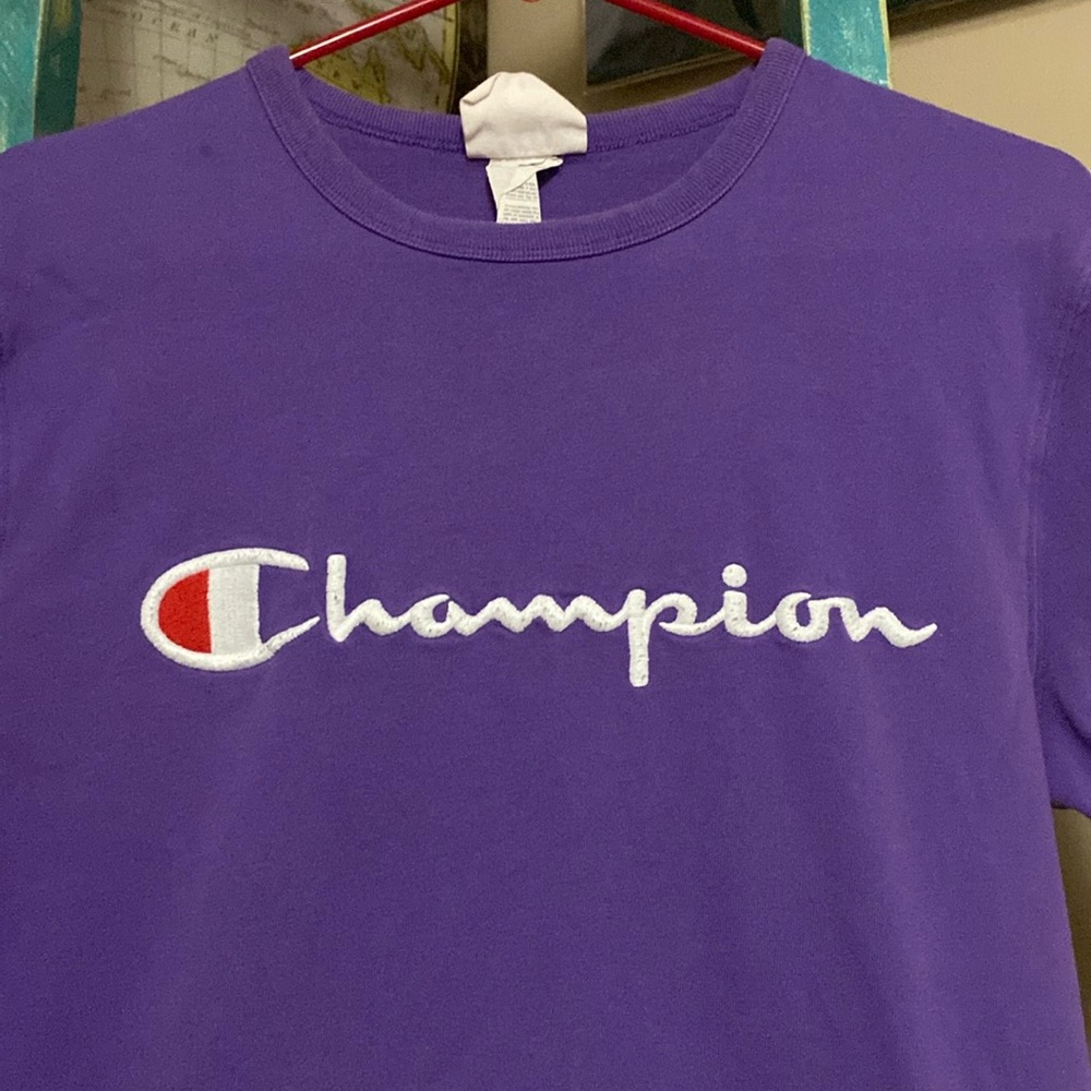 Vintage champion crewneck t shirt embroidered logo men’s size medium.